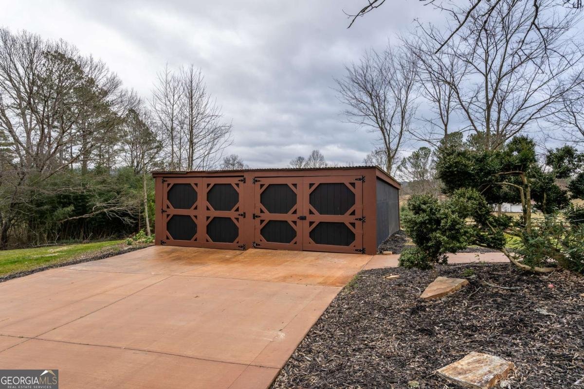9351 Henderson Mountain Road Fairmount - 11