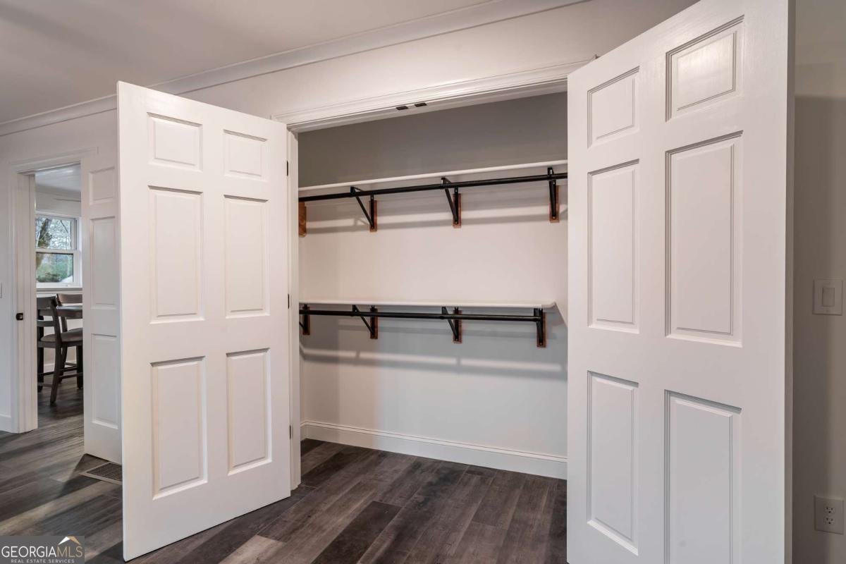 9351 Henderson Mountain Road Fairmount - 33