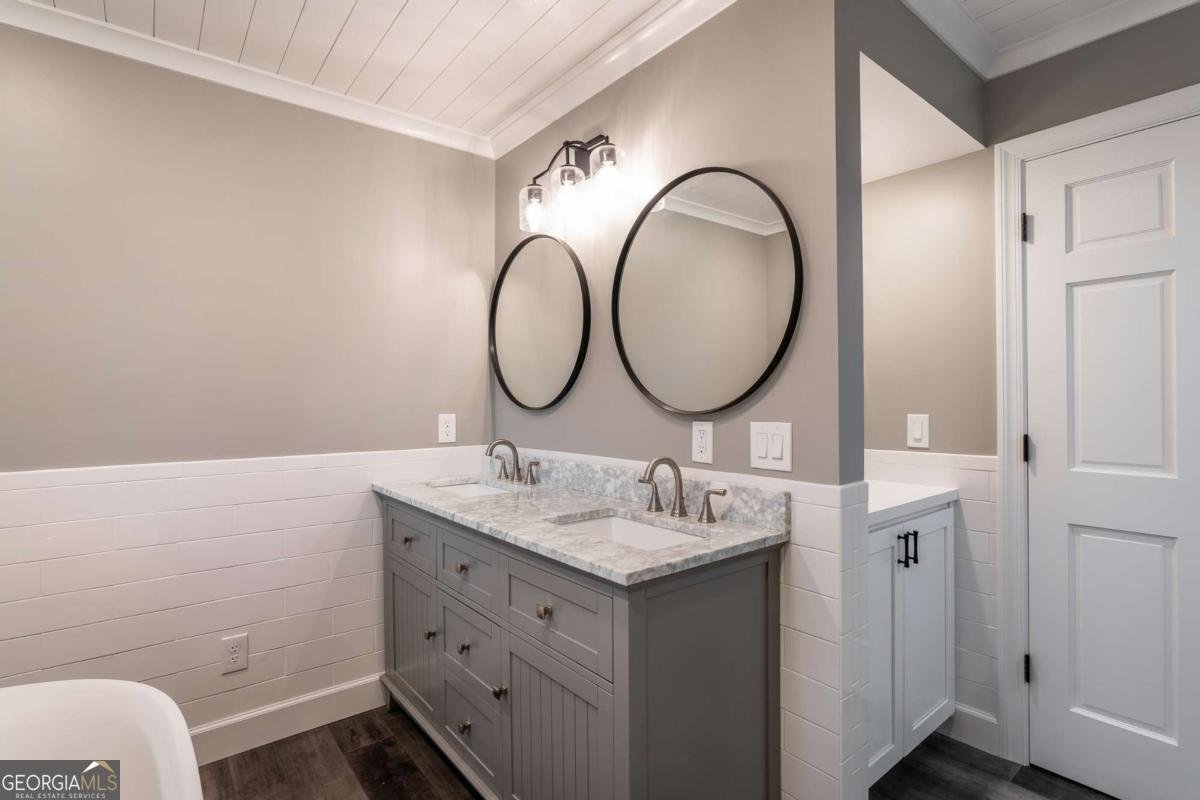 9351 Henderson Mountain Road Fairmount - 38
