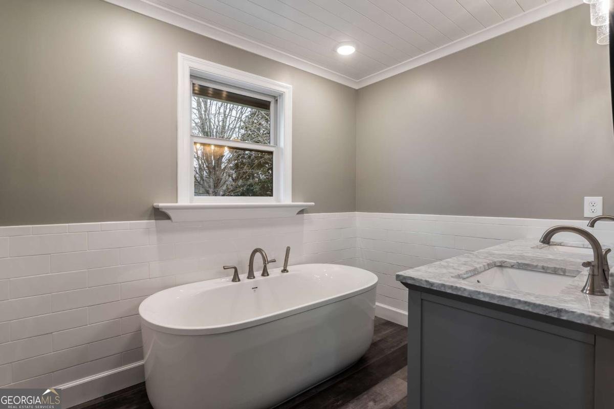 9351 Henderson Mountain Road Fairmount - 39