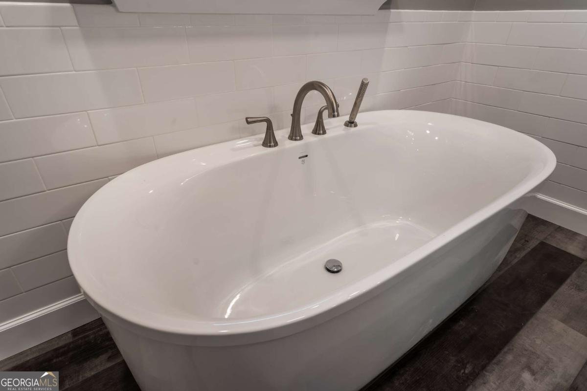 9351 Henderson Mountain Road Fairmount - 40