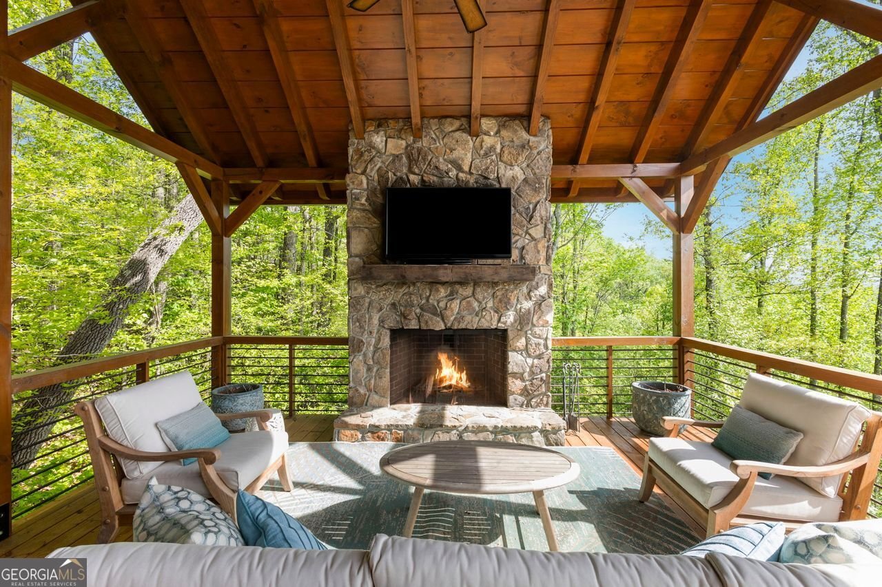 851 MORELAND Drive Blue Ridge - 24