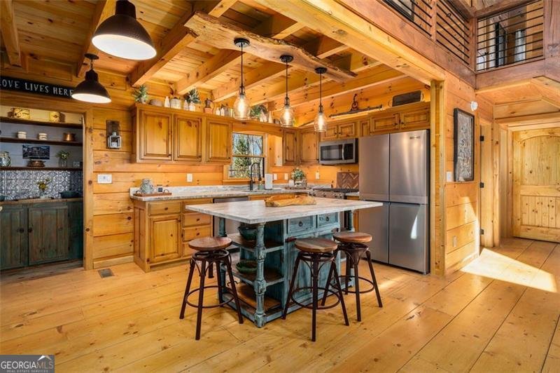 851 MORELAND Drive Blue Ridge - 46