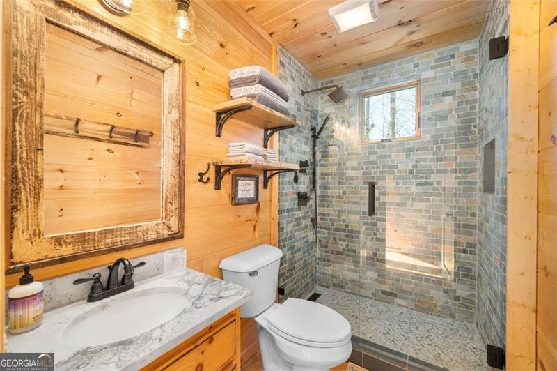 851 MORELAND Drive Blue Ridge - 57