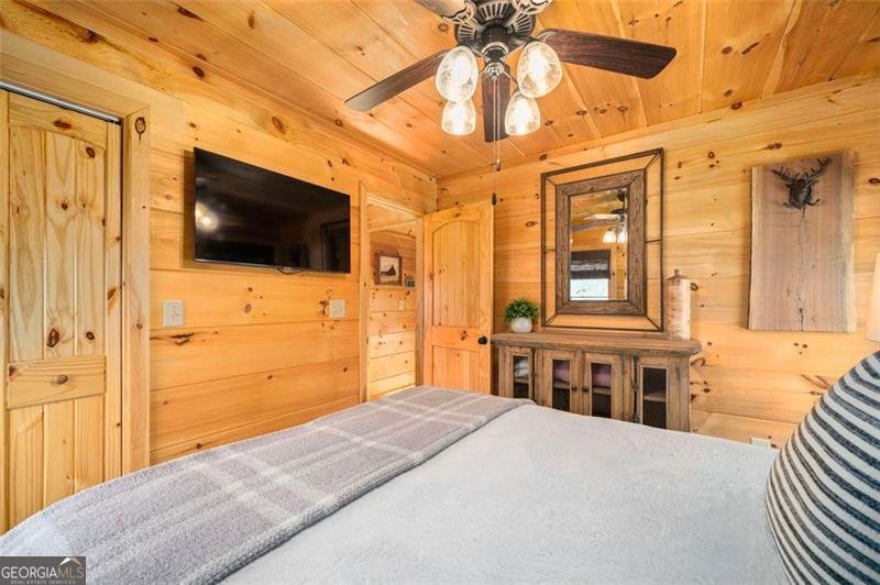 851 MORELAND Drive Blue Ridge - 61