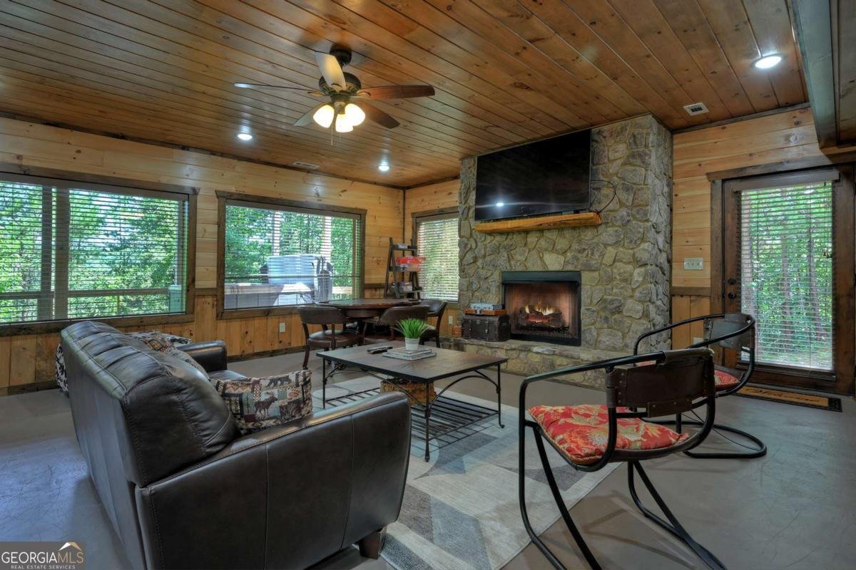 406 Hope Drive Blue Ridge - 45
