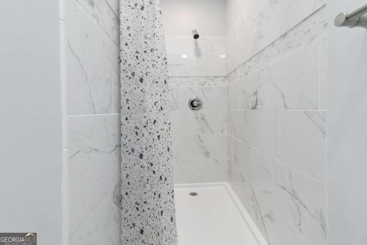 2825 Middleburg Drive Atlanta - 24