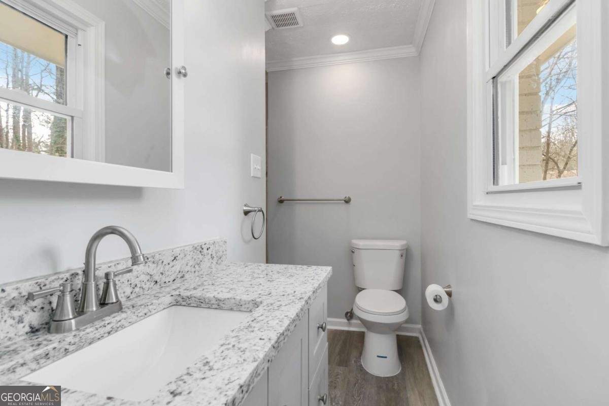 2825 Middleburg Drive Atlanta - 25