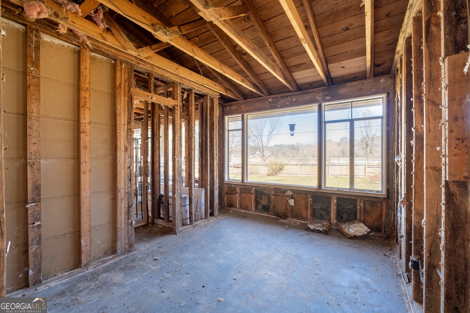 382 GOLFVIEW Road Atlanta - 18