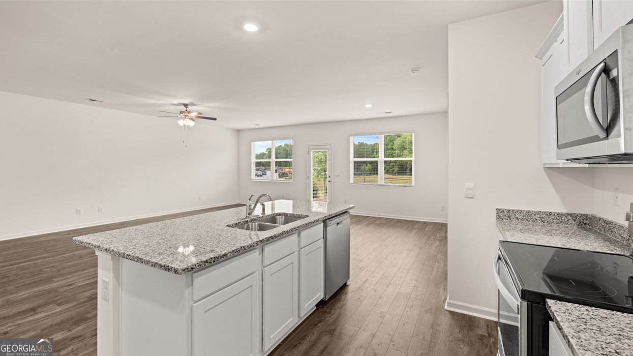 8590 SECRETARIAT Drive Lithonia - 20