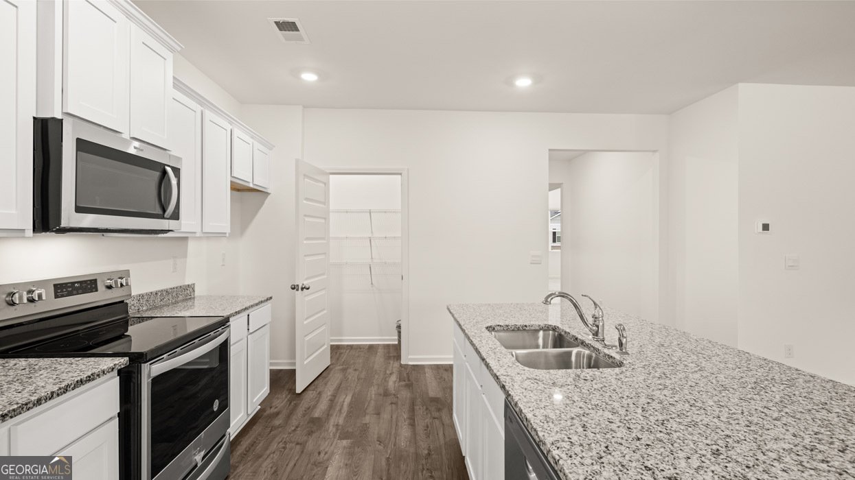 8590 SECRETARIAT Drive Lithonia - 21