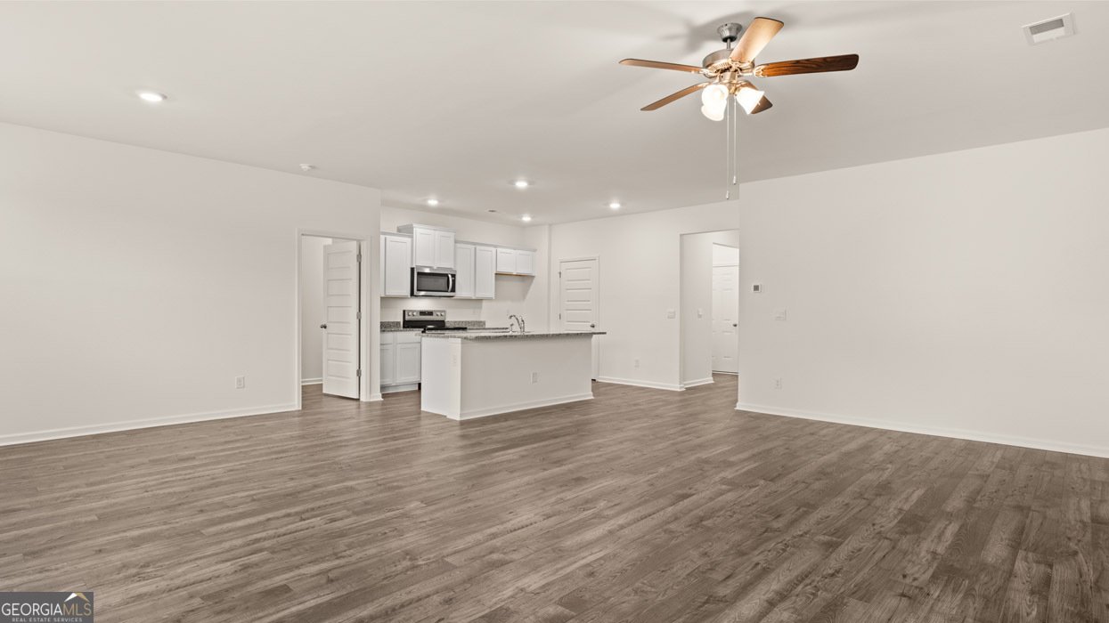 8590 SECRETARIAT Drive Lithonia - 27