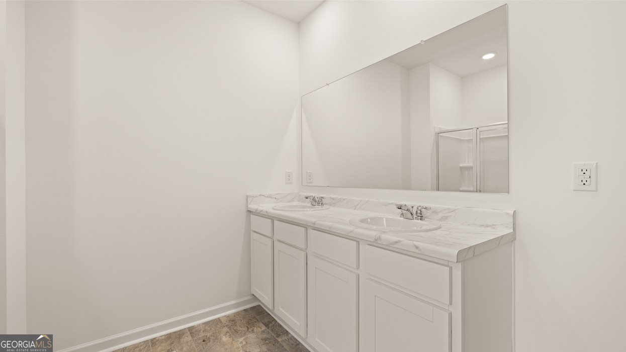 8590 SECRETARIAT Drive Lithonia - 33