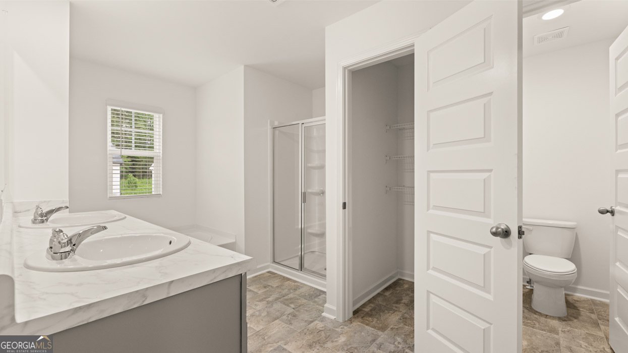 8590 SECRETARIAT Drive Lithonia - 43