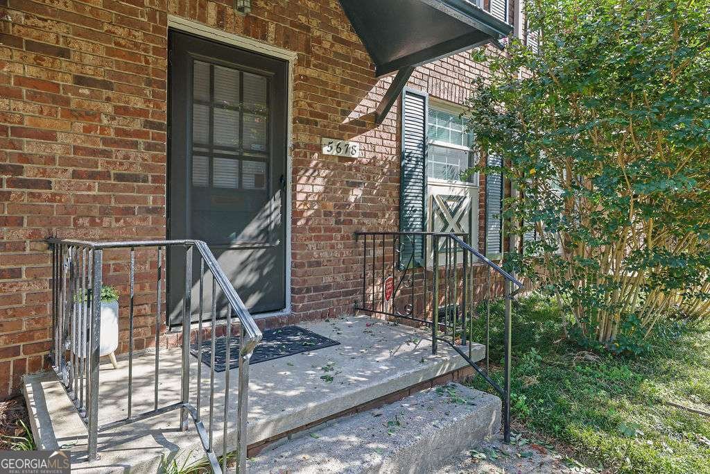 5678 Kingsport Drive Sandy Springs - 3