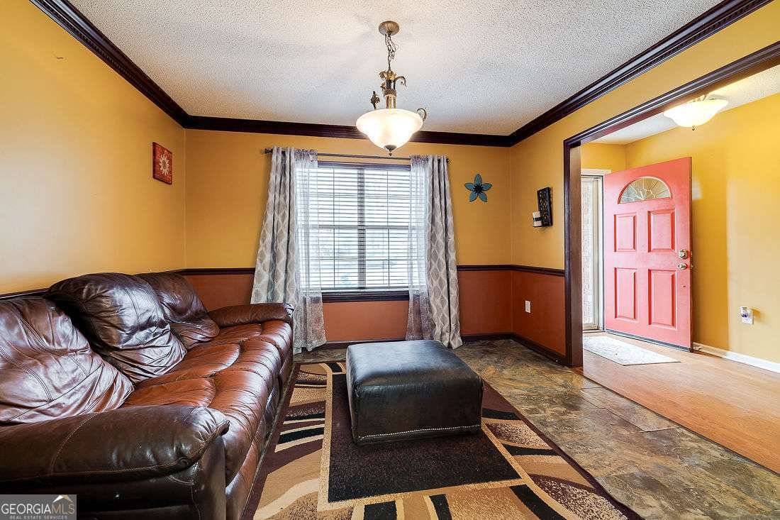 335 Sandhurst Drive Richmond Hill - 3