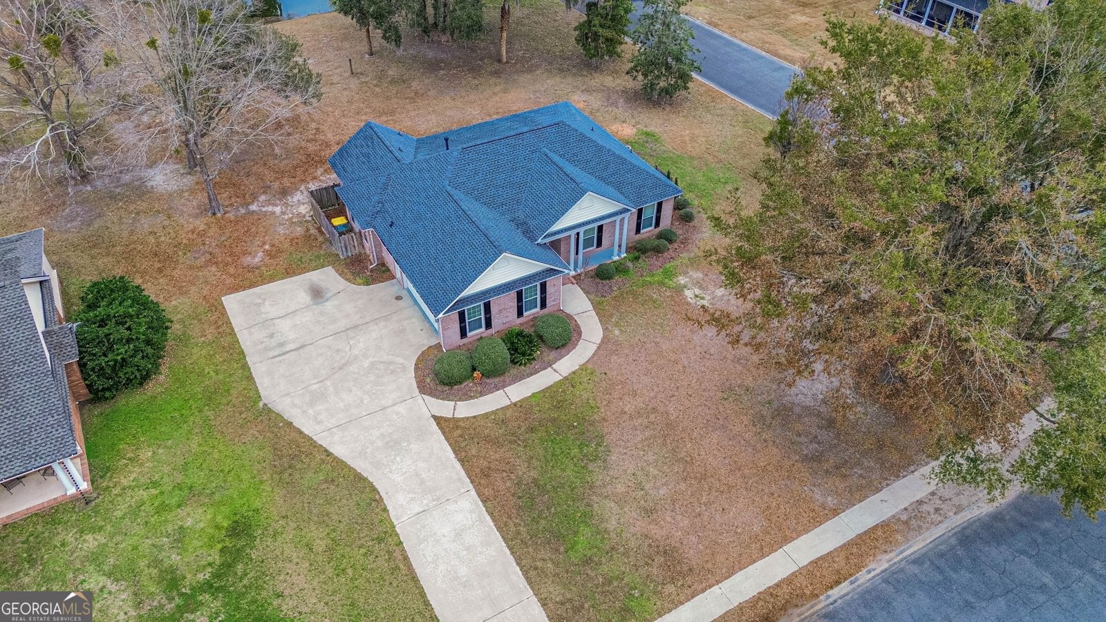 91 McDuffie Drive Richmond Hill - 2