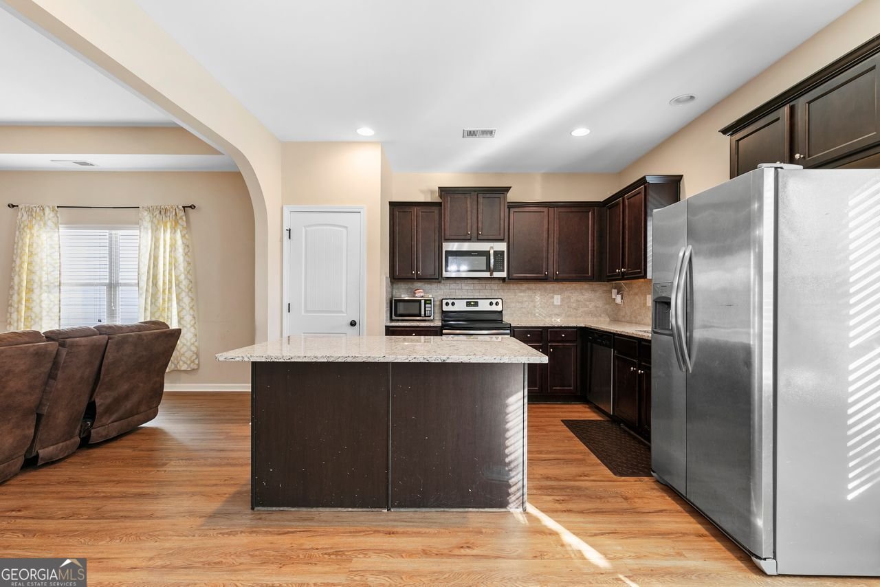 11181 WIND RIDGE Drive Hampton - 11