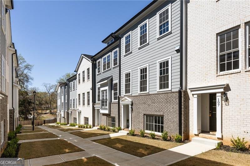 3165 Dogwood Drive Hapeville - 3