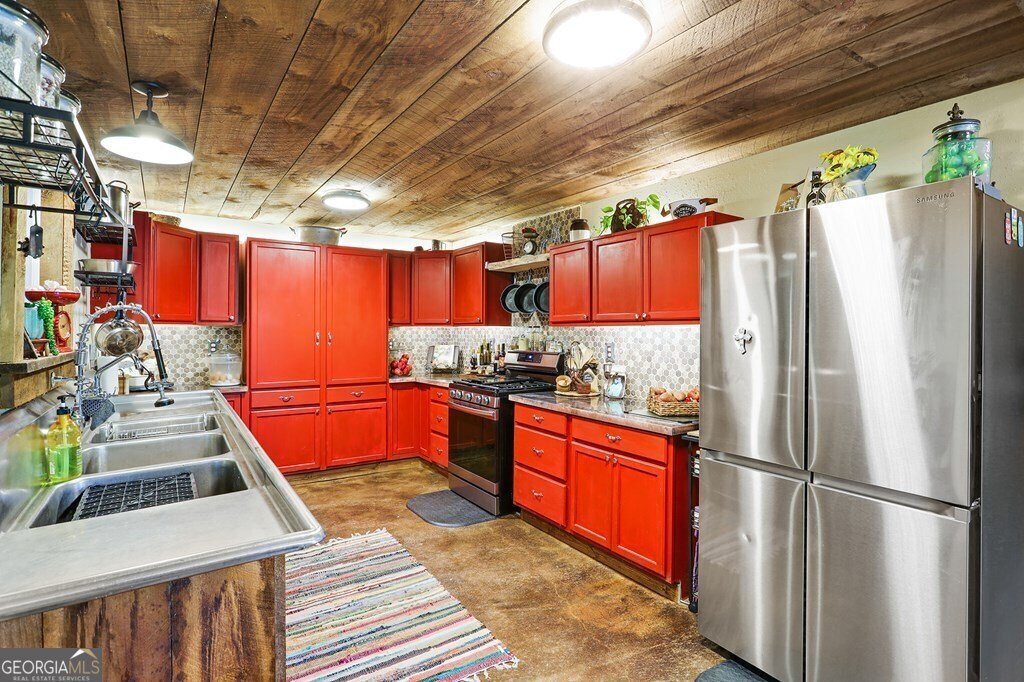 643 White Pine Road Mccaysville - 37