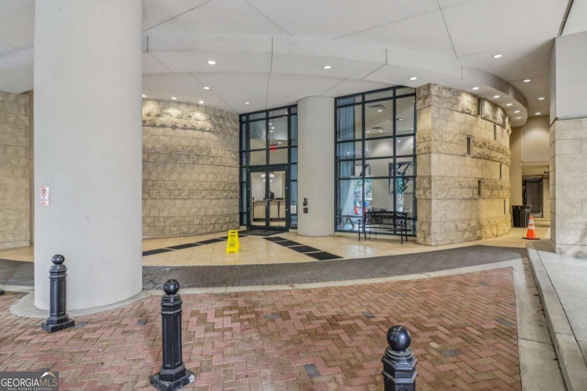 3040 Peachtree Road Atlanta - 2