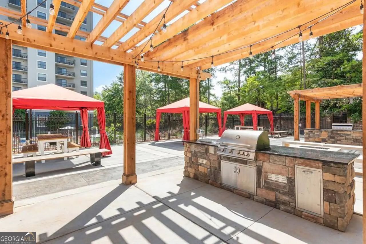 795 HAMMOND Drive Sandy Springs - 17