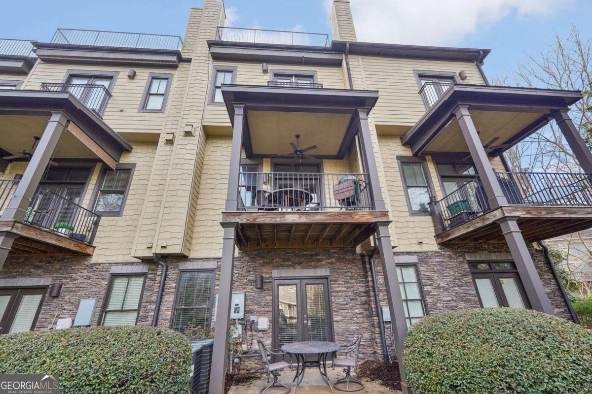 255 Southerland Terrace Atlanta - 32