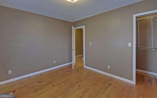 150 HARDWOOD Drive Cleveland - 33