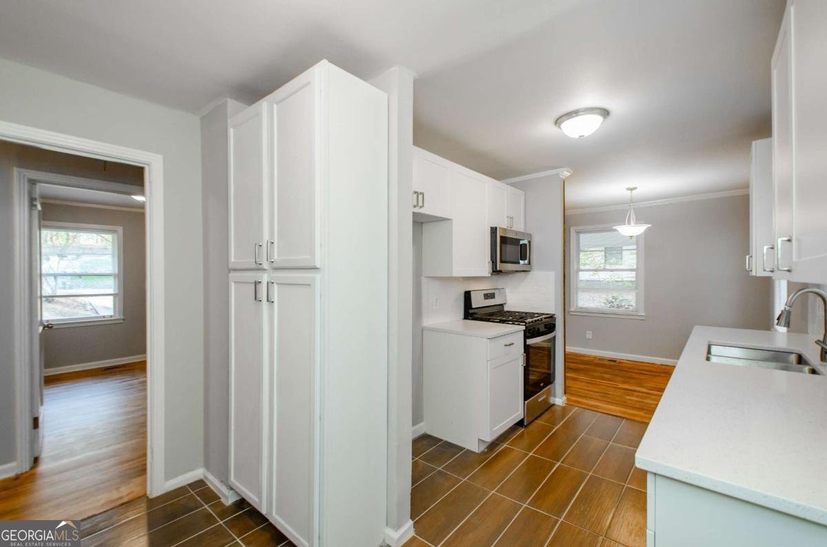 2895 Akron Street Atlanta - 11