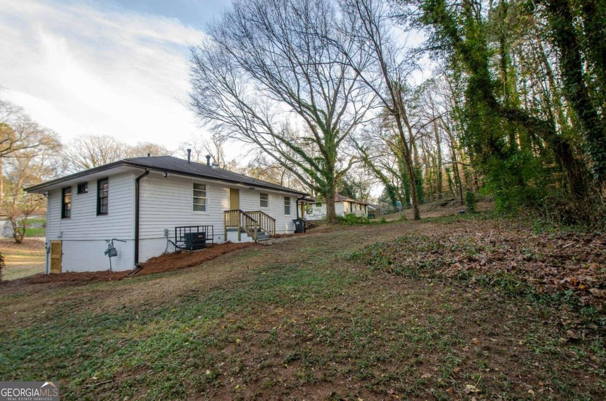 2895 Akron Street Atlanta - 23