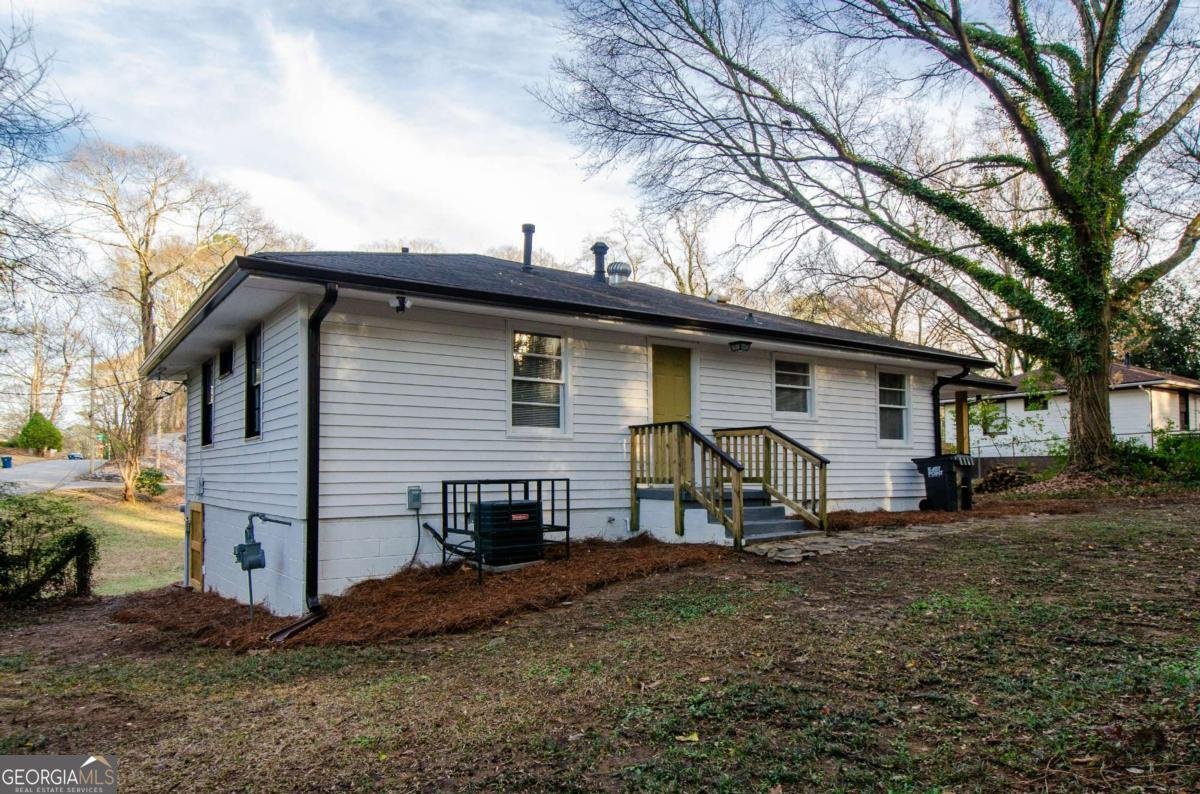 2895 Akron Street Atlanta - 24