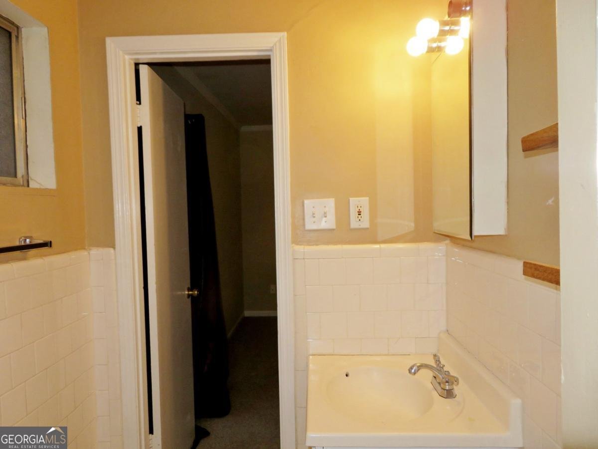 5586 Kingsport Drive Atlanta - 24
