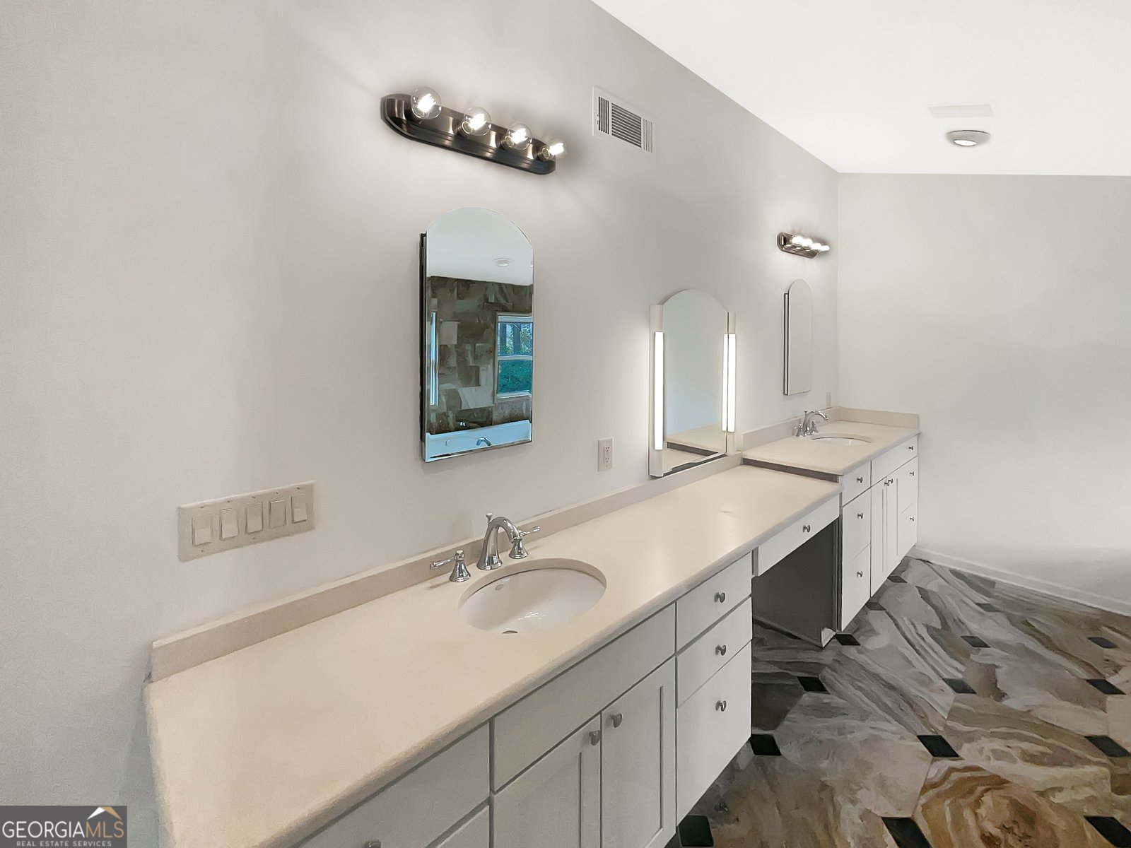 7040 Northgreen Drive Sandy Springs - 36