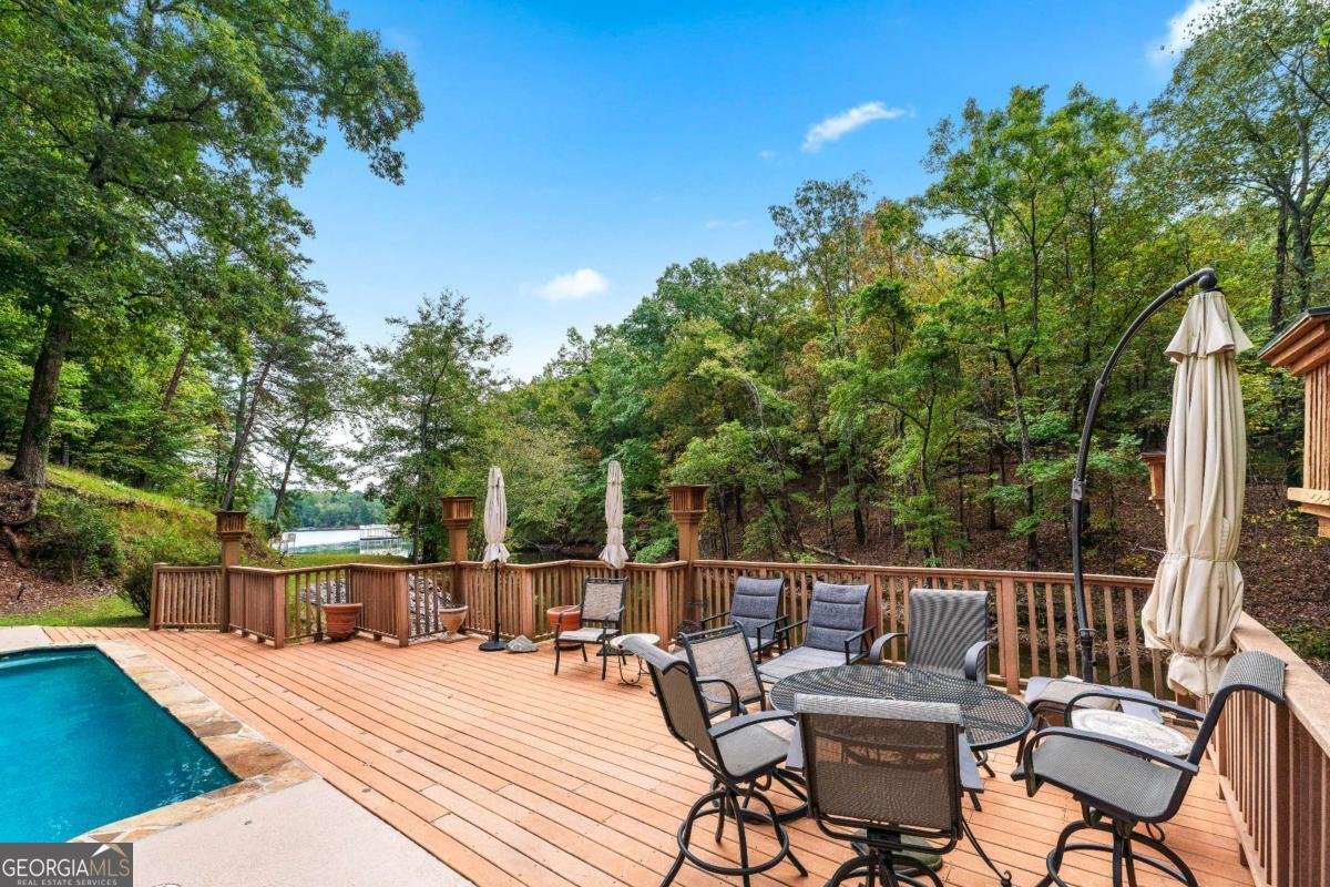 955 Lake Drive Gainesville - 19