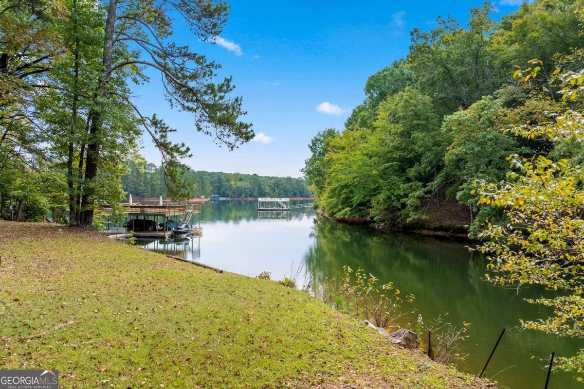 955 Lake Drive Gainesville - 21