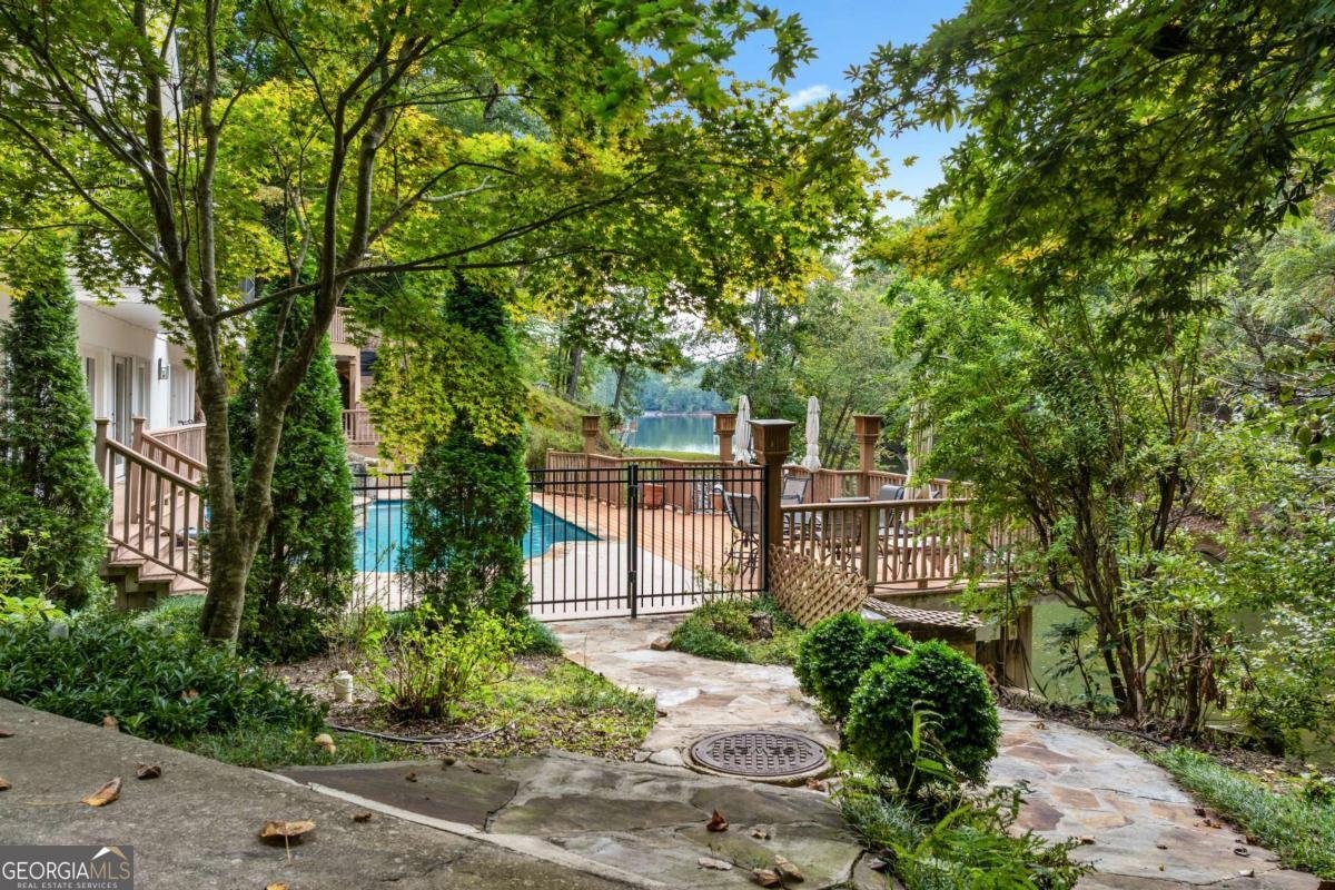 955 Lake Drive Gainesville - 22