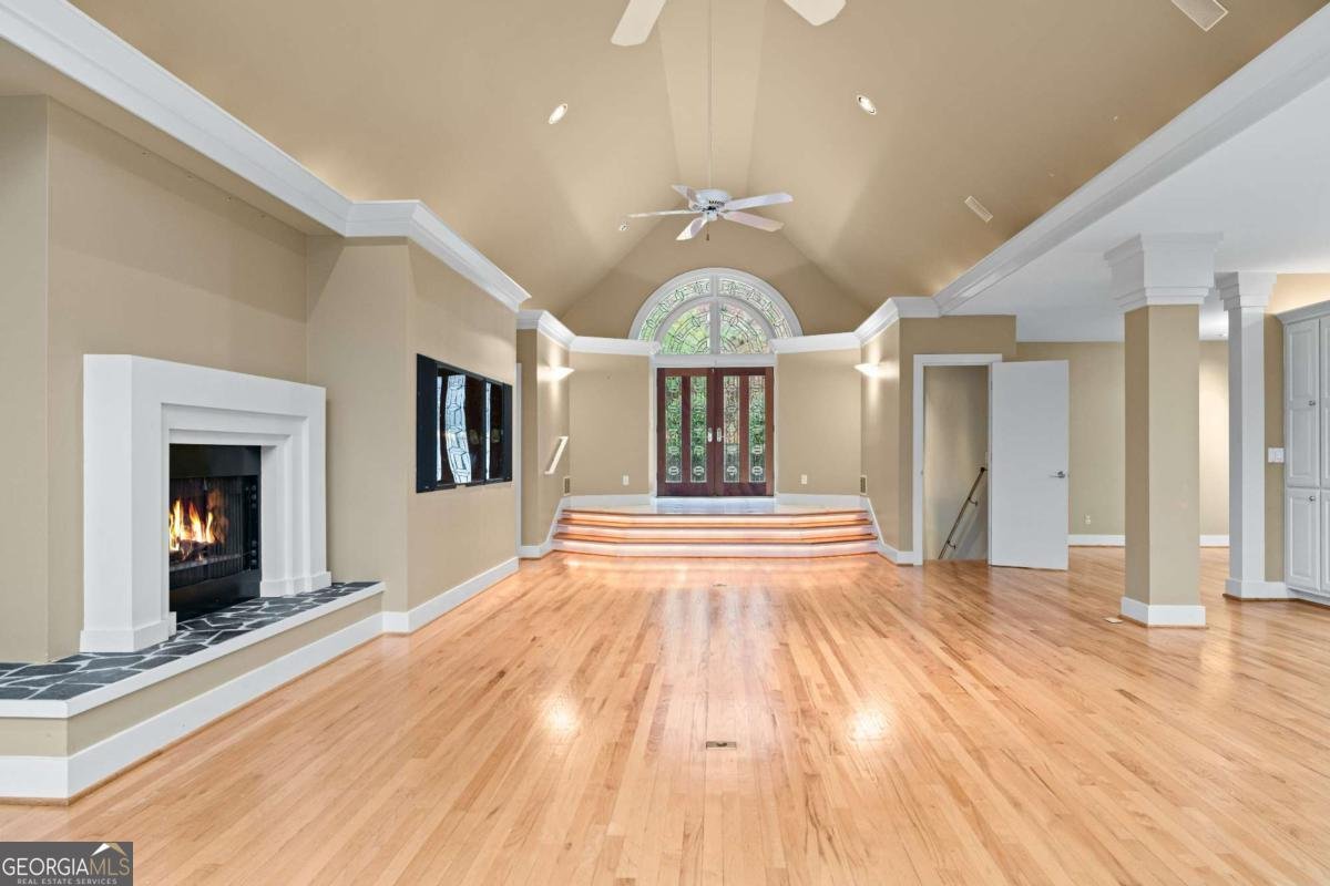 955 Lake Drive Gainesville - 37
