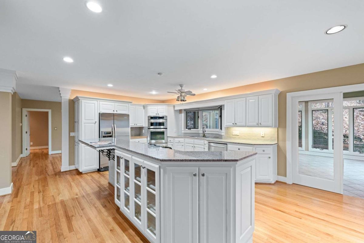 955 Lake Drive Gainesville - 38