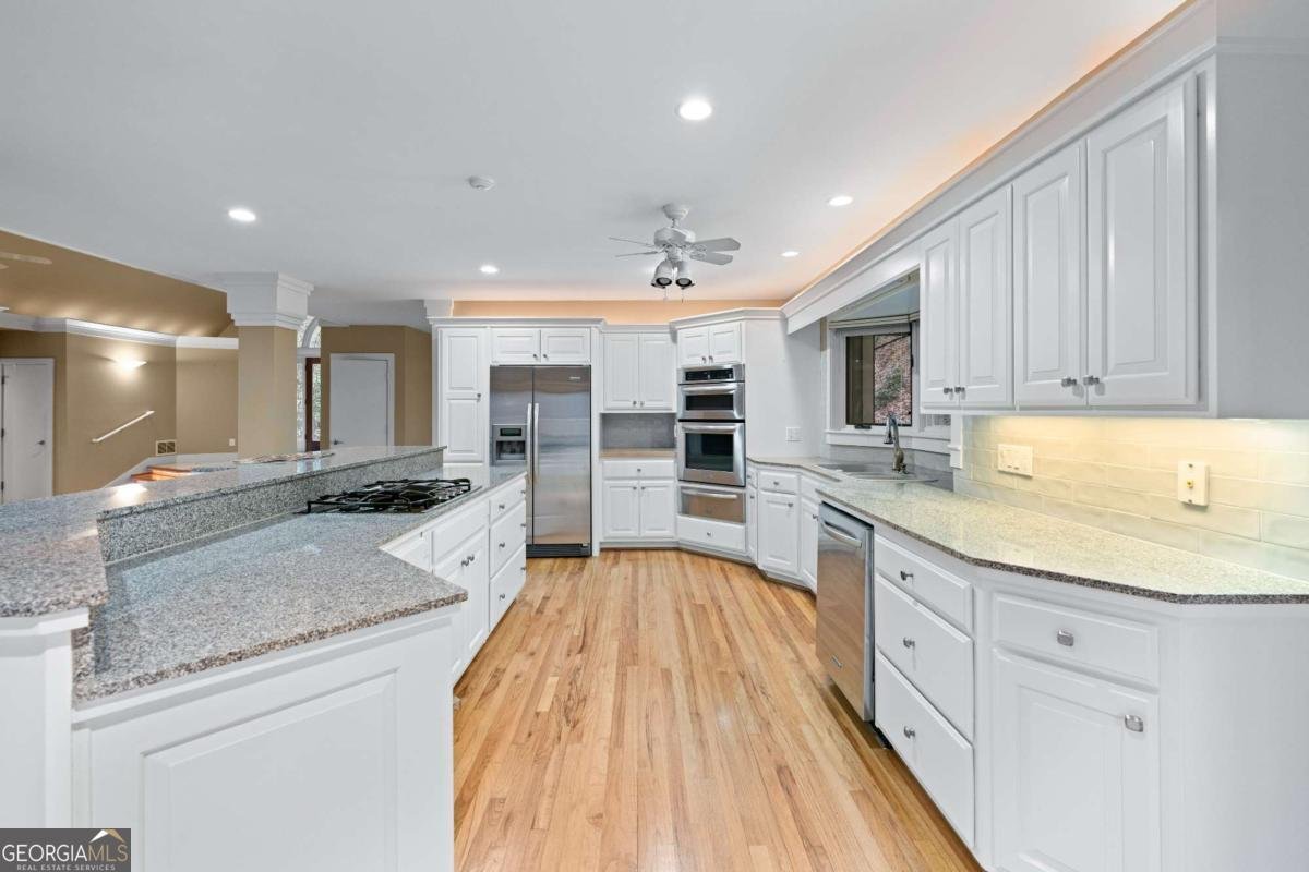955 Lake Drive Gainesville - 40