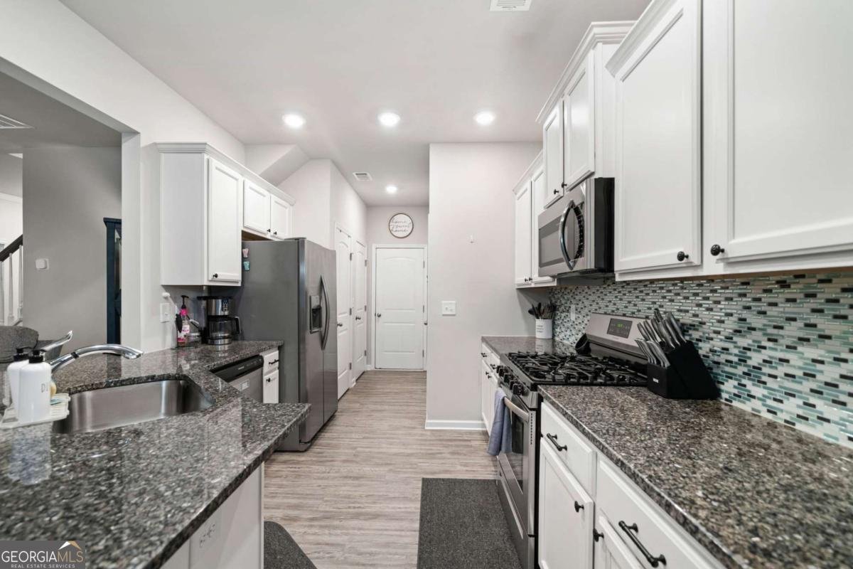 319 Pinewood Drive Woodstock - 1