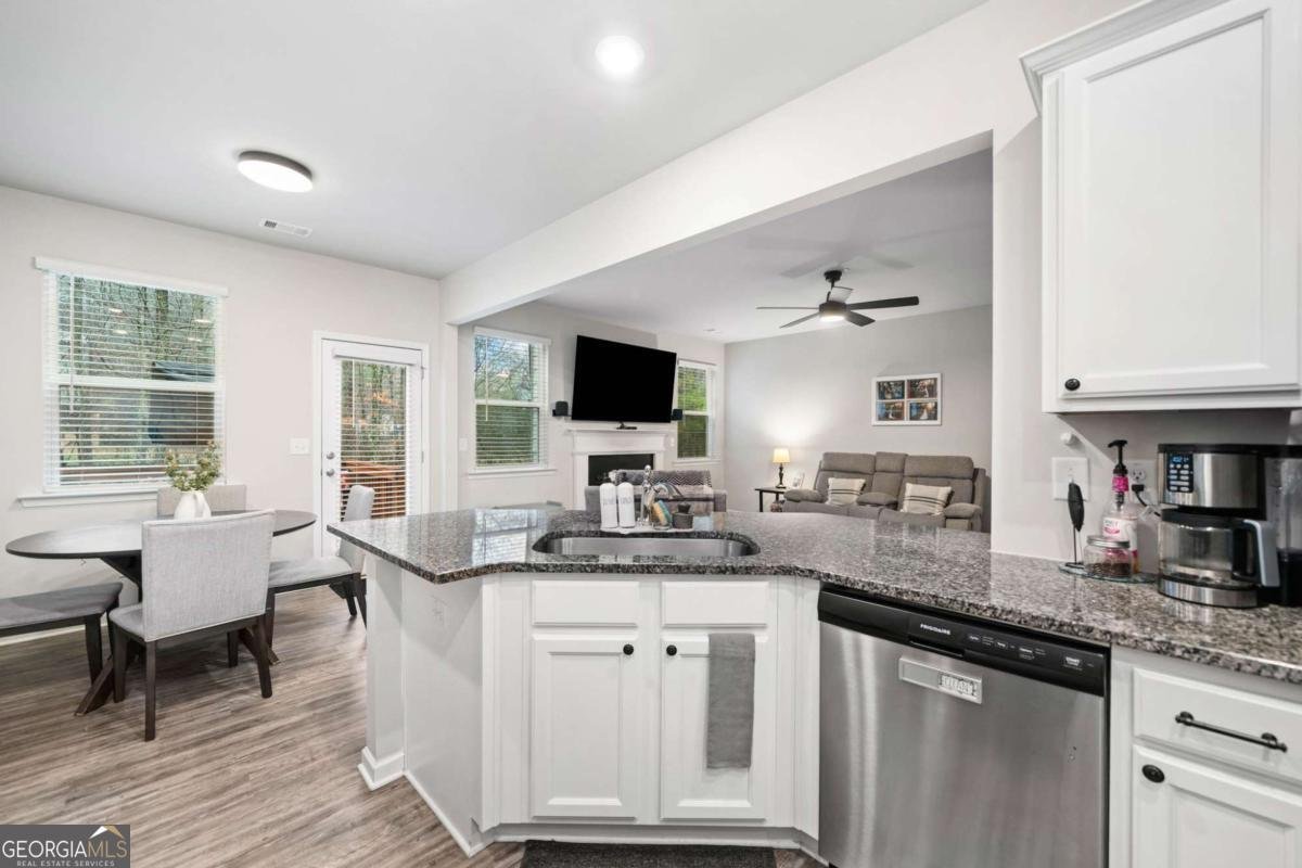 319 Pinewood Drive Woodstock - 3