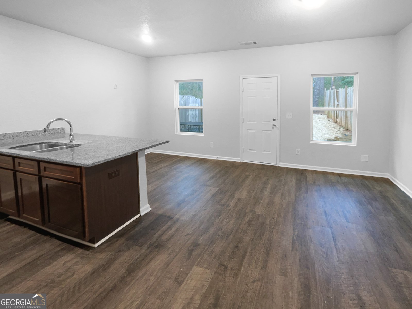 1112 Highwood Lane East Point - 3