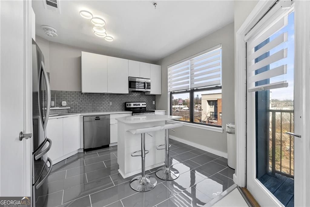 898 Oak Street Atlanta - 1
