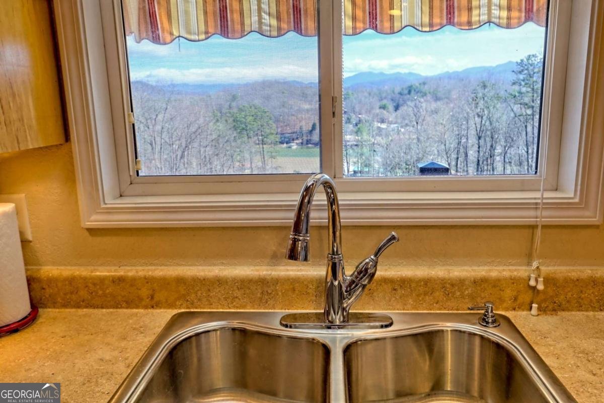 1085 Chatuge Village Circle Hayesville - 14