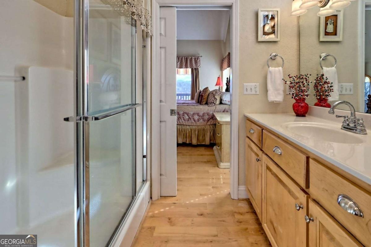 1085 Chatuge Village Circle Hayesville - 33