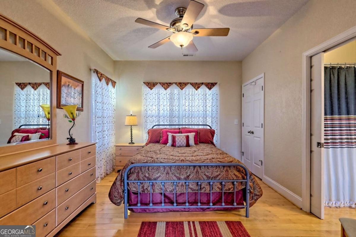 1085 Chatuge Village Circle Hayesville - 37