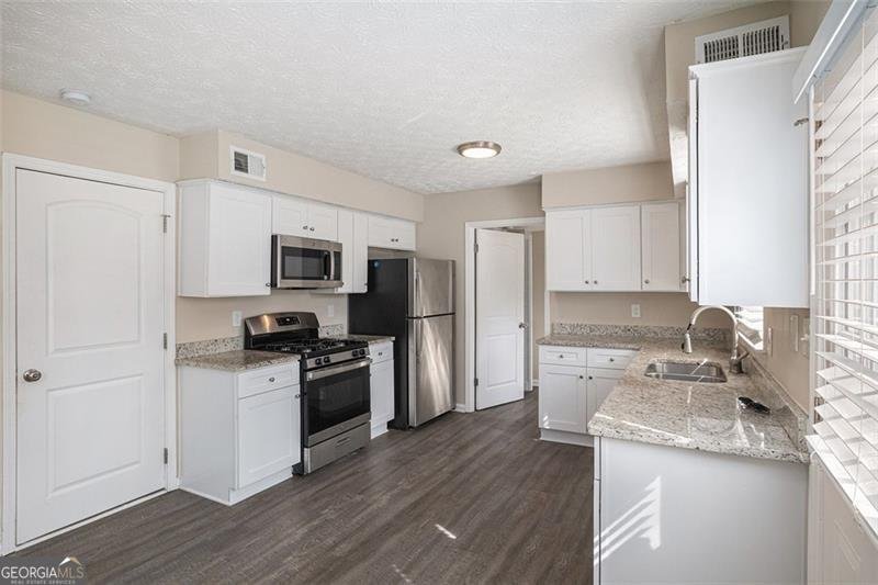 3822 HOLLAND Drive Snellville - 6