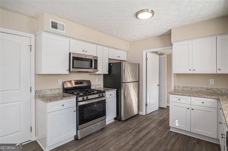 3822 HOLLAND Drive Snellville - 8