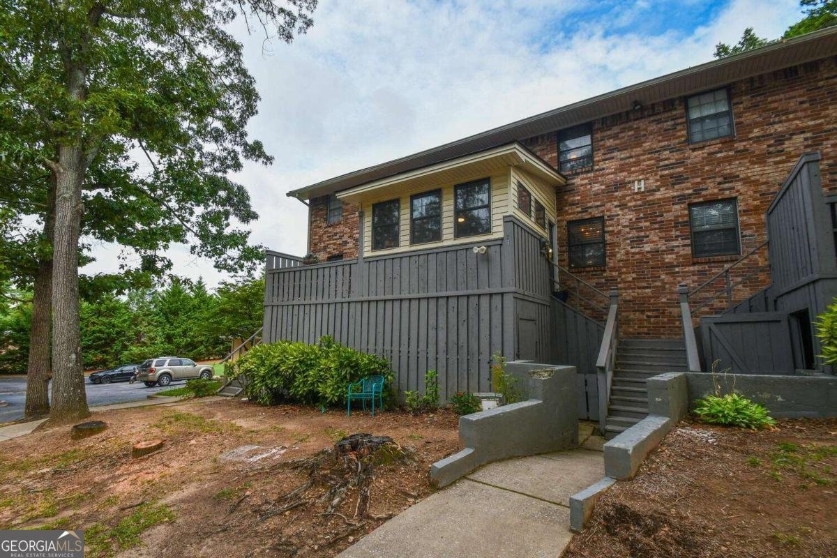 1235 Riverside Drive Gainesville - 33