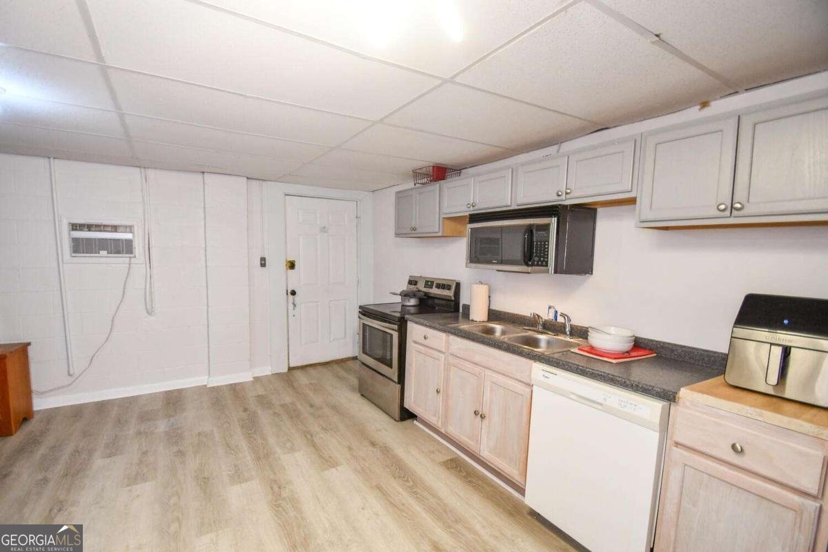 1235 Riverside Drive Gainesville - 37